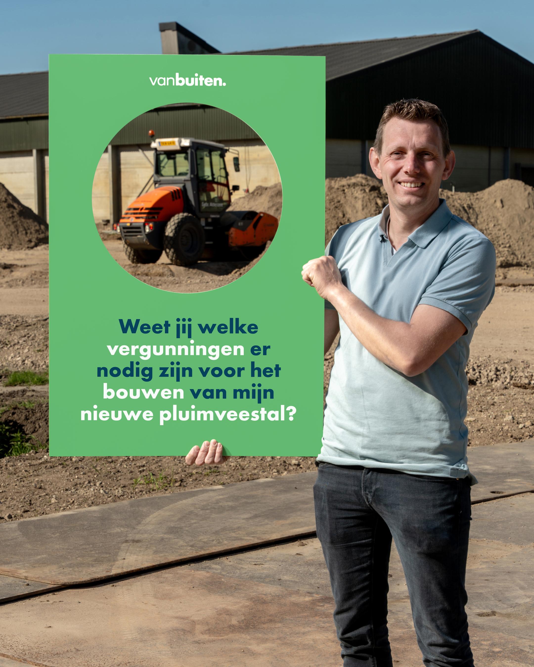 Boer Gijs met een vraagstuk over het bouwen van een nieuwe pluimveestal.